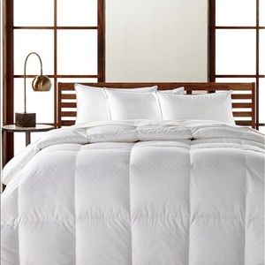 - Hotel Collection Goose down comforter  Queen used